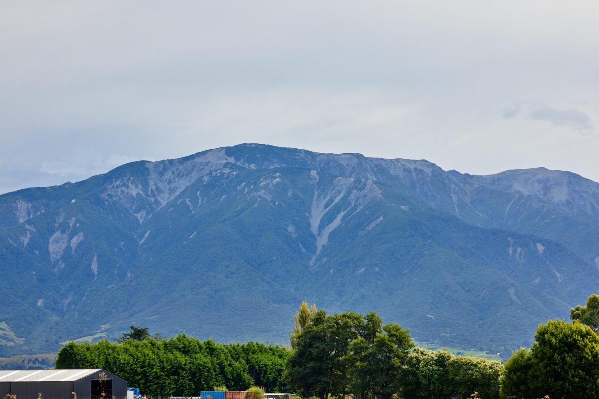 Deerbrooke Kaikoura Chalets - Chalet 2 ภายนอก รูปภาพ